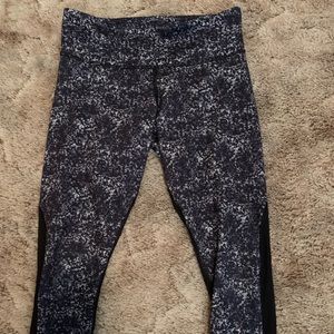 Black a white patterned Lululemon leggings